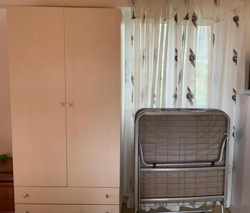 Denaj House Hotel Himare Bagian luar foto