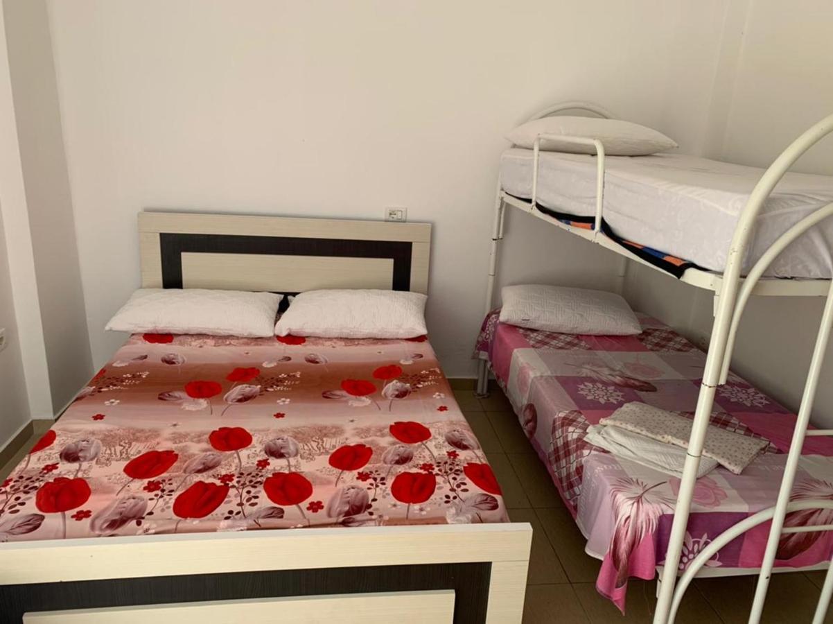 Denaj House Hotel Himare Bagian luar foto