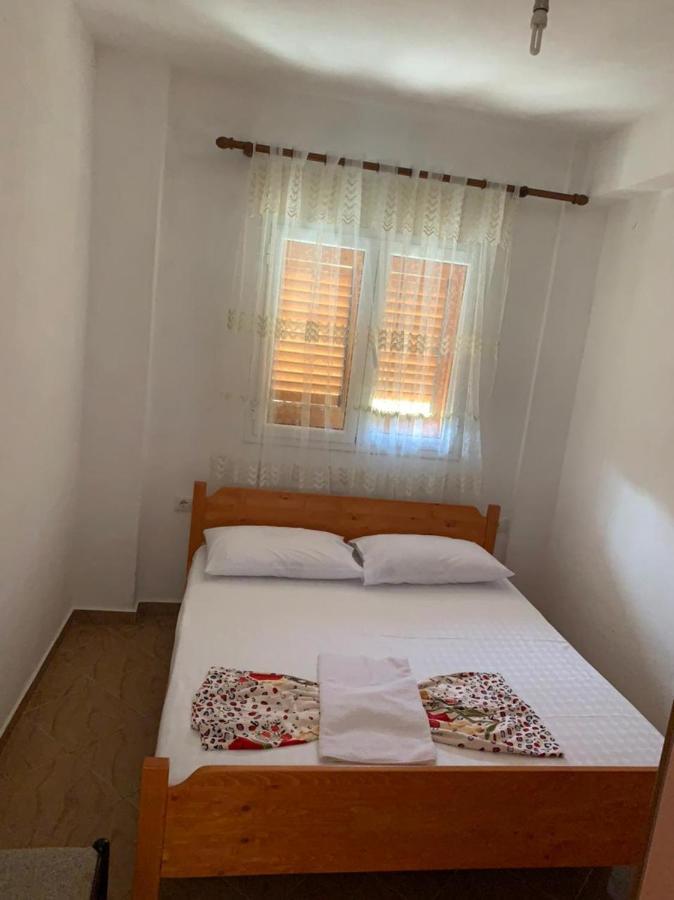 Denaj House Hotel Himare Bagian luar foto